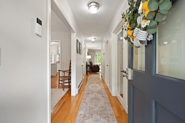 40 Ray Rd, Wrentham, MA 02093