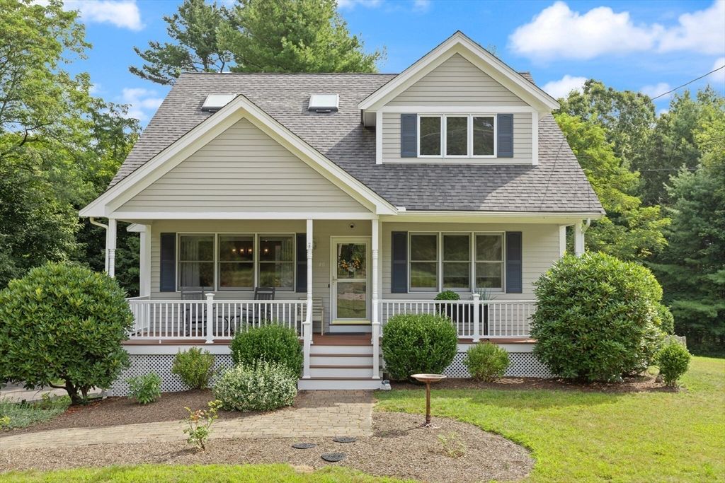 40 Ray Rd, Wrentham, MA 02093