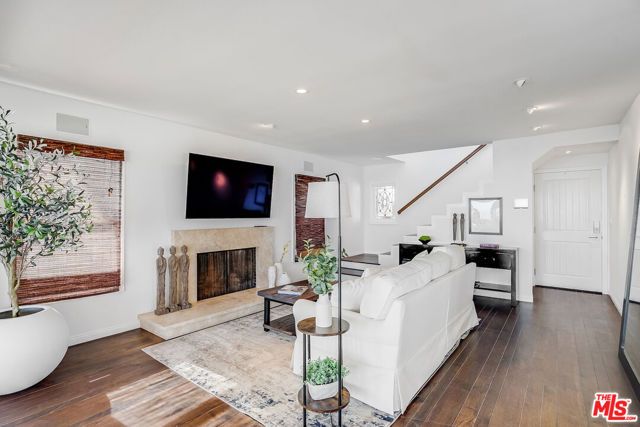 8912 Appian Way, Los Angeles, CA 90046