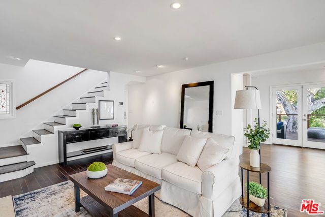 8912 Appian Way, Los Angeles, CA 90046