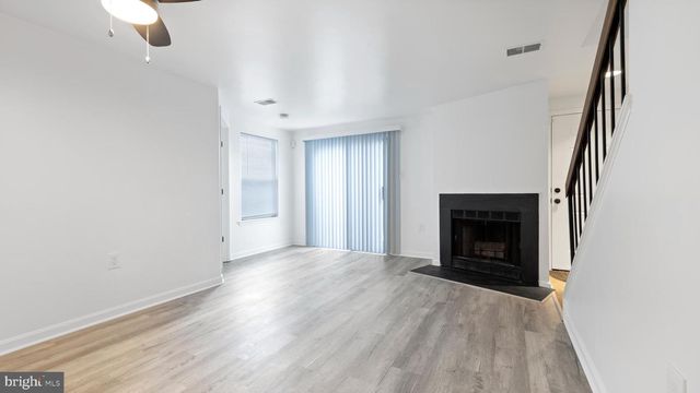 4389 PEMBROOK VILLAGE DR #83, Alexandria, VA 22309