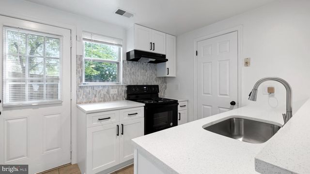 4389 PEMBROOK VILLAGE DR #83, Alexandria, VA 22309