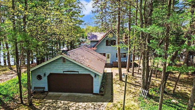 1040 Forest Road, Harrison, MI 48625