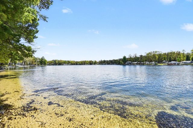 1040 Forest Road, Harrison, MI 48625