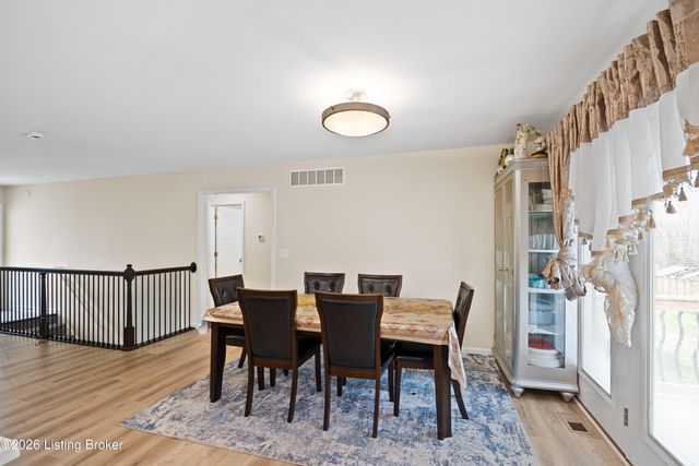 3402 Westhill Cir, Louisville, KY 40214