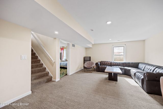 3402 Westhill Cir, Louisville, KY 40214
