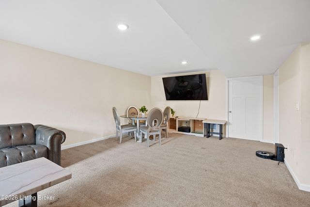 3402 Westhill Cir, Louisville, KY 40214