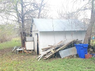 276 Arrowhead DR, Smithville, TX 78957