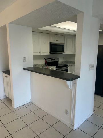 1537 SE Royal Green Cir Apt E201, Port St Lucie, FL 34952