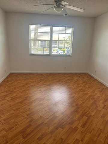 1537 SE Royal Green Cir Apt E201, Port St Lucie, FL 34952