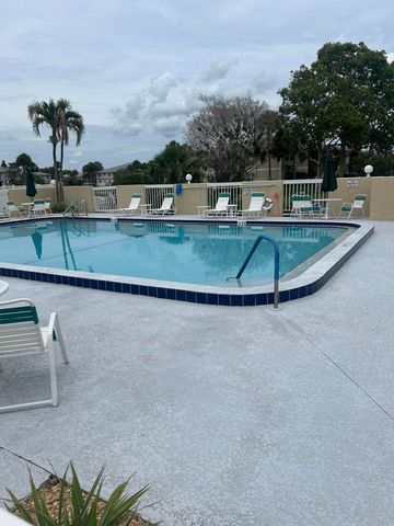 1537 SE Royal Green Cir Apt E201, Port St Lucie, FL 34952