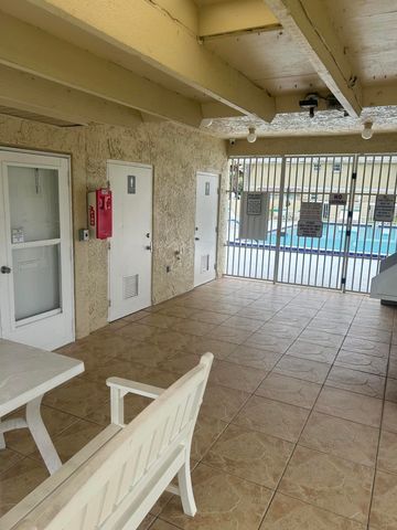 1537 SE Royal Green Cir Apt E201, Port St Lucie, FL 34952