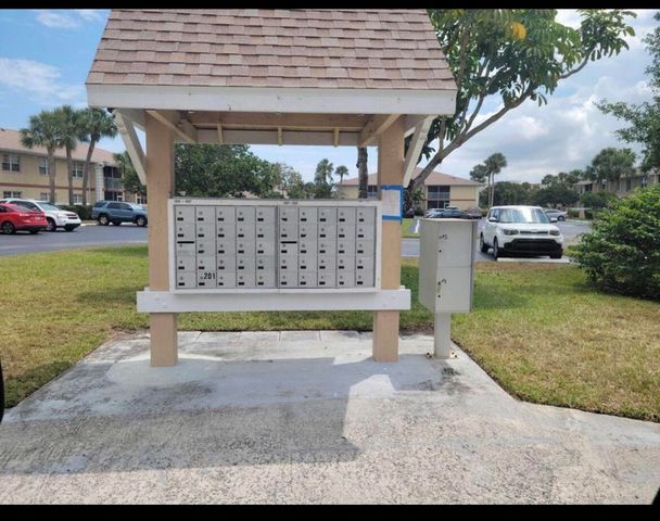1537 SE Royal Green Cir Apt E201, Port St Lucie, FL 34952
