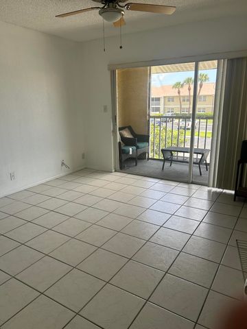1537 SE Royal Green Cir Apt E201, Port St Lucie, FL 34952