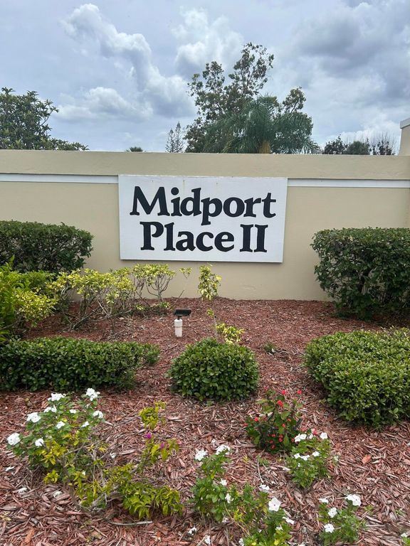 1537 SE Royal Green Cir Apt E201, Port St Lucie, FL 34952