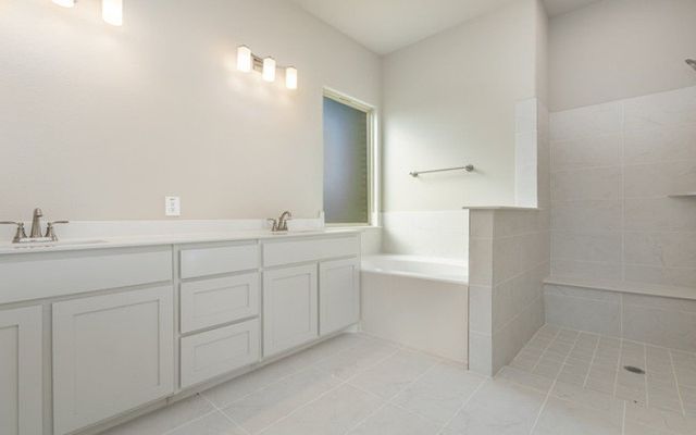 750 Serenity Lane, Red Oak, TX 75154