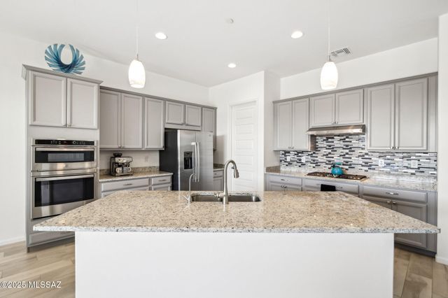 12766 E Prairie Aster Lane, Tucson, AZ 85747