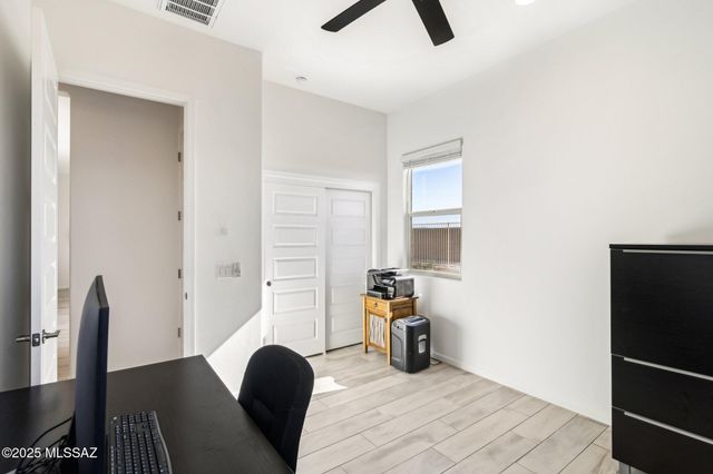 12766 E Prairie Aster Lane, Tucson, AZ 85747