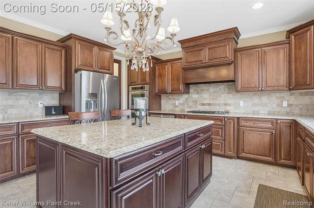 2757 Addison Circle, Rochester, MI 48306