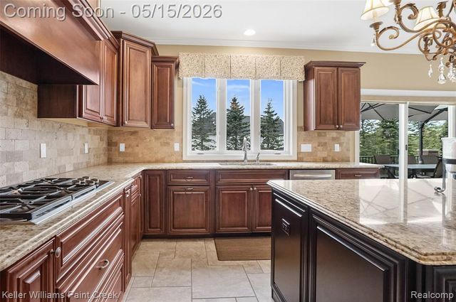2757 Addison Circle, Rochester, MI 48306