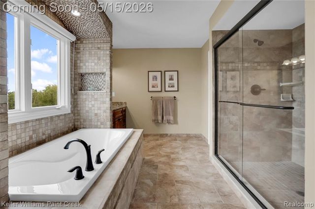 2757 Addison Circle, Rochester, MI 48306