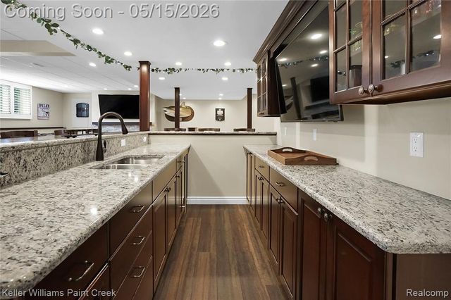 2757 Addison Circle, Rochester, MI 48306