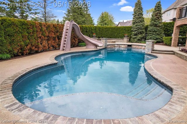 2757 Addison Circle, Rochester, MI 48306
