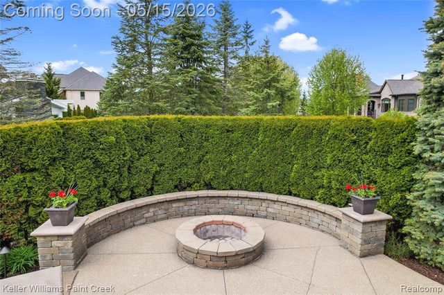 2757 Addison Circle, Rochester, MI 48306