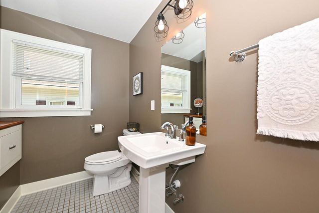 458 W Chestnut STREET, Port Washington, WI 53074