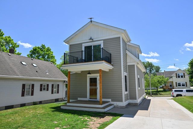 458 W Chestnut STREET, Port Washington, WI 53074