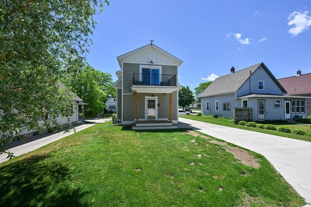 458 W Chestnut STREET, Port Washington, WI 53074