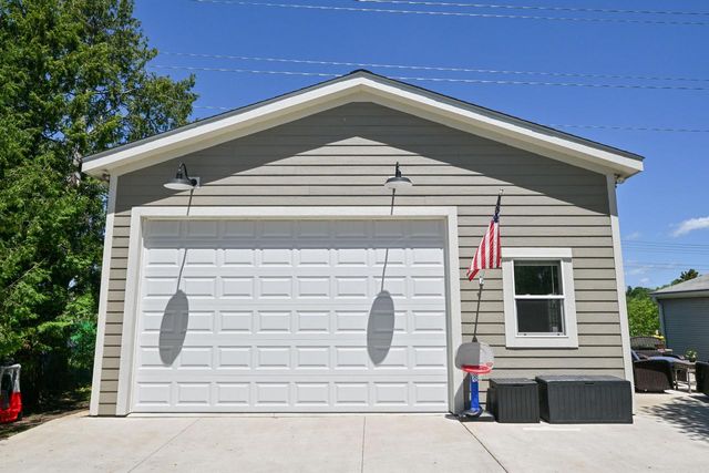 458 W Chestnut STREET, Port Washington, WI 53074