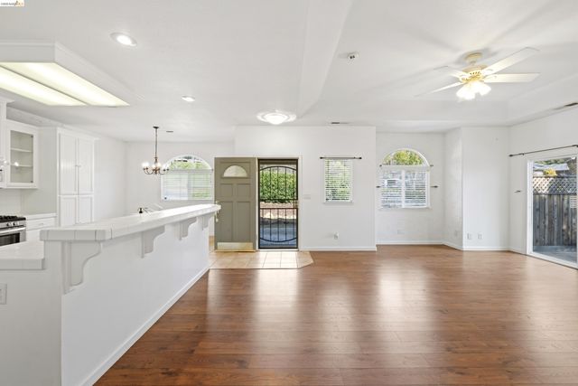 17800 Rolling Oaks Dr., Jamestown, CA 95327