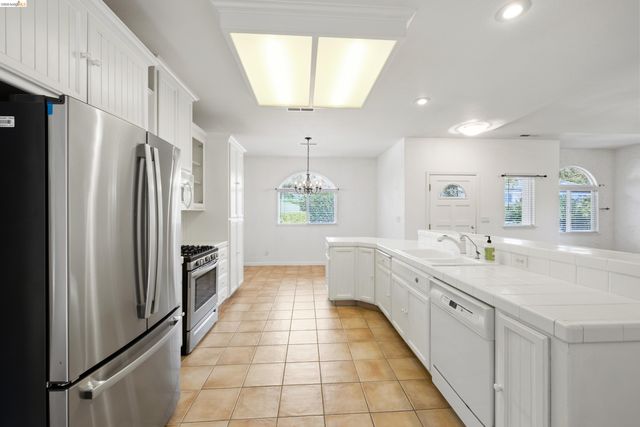 17800 Rolling Oaks Dr., Jamestown, CA 95327