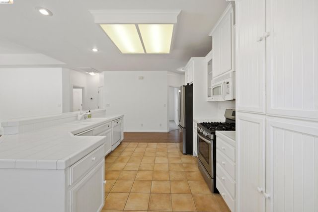 17800 Rolling Oaks Dr., Jamestown, CA 95327