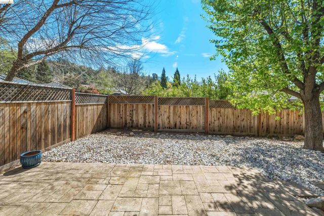 17800 Rolling Oaks Dr., Jamestown, CA 95327
