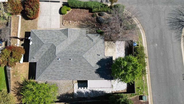 17800 Rolling Oaks Dr., Jamestown, CA 95327