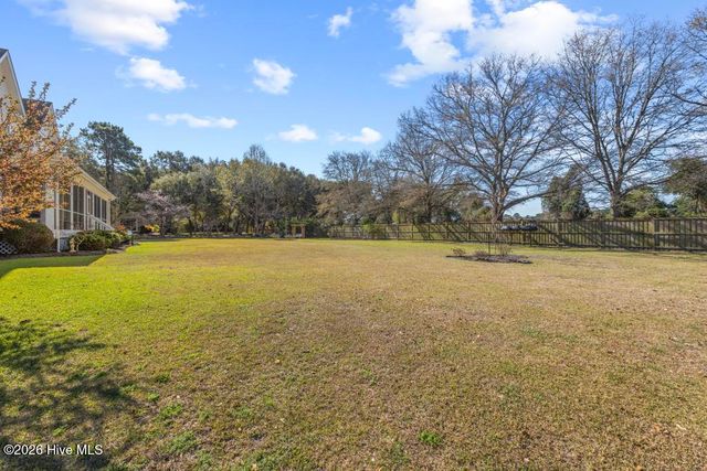 100 Grey Moss Court, Hampstead, NC 28443