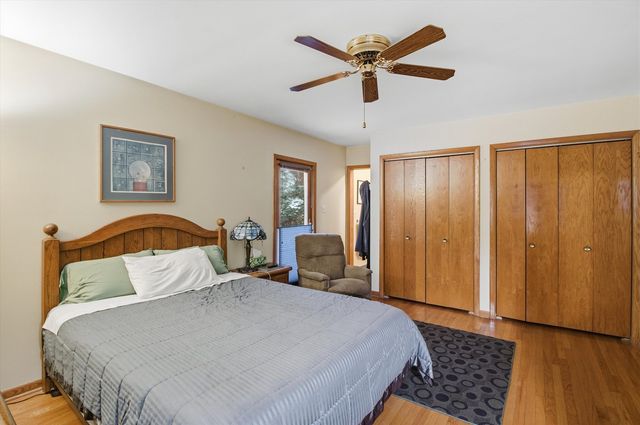 219 N Prospect Street, Roselle, IL 60172