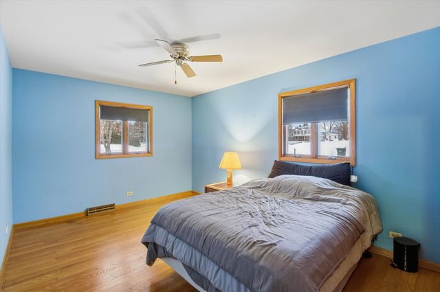 219 N Prospect Street, Roselle, IL 60172