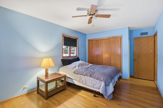 219 N Prospect Street, Roselle, IL 60172