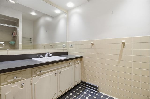 219 N Prospect Street, Roselle, IL 60172