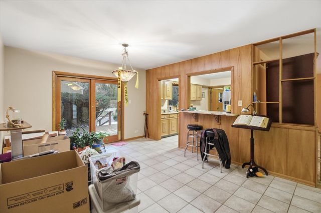 219 N Prospect Street, Roselle, IL 60172