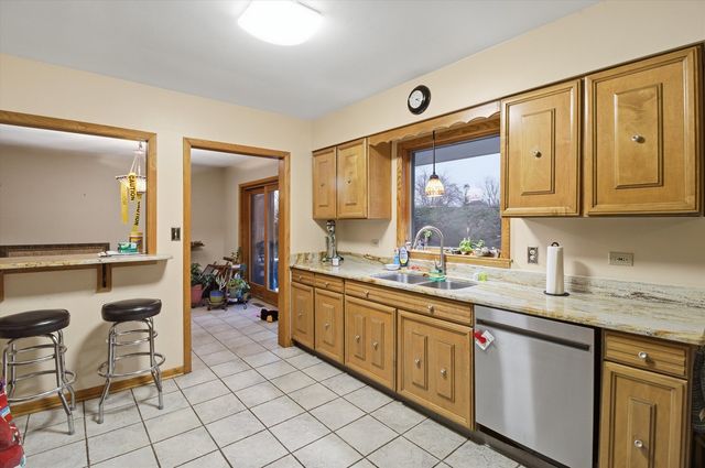 219 N Prospect Street, Roselle, IL 60172