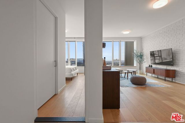 889 Francisco Street 2602, Los Angeles, CA 90017