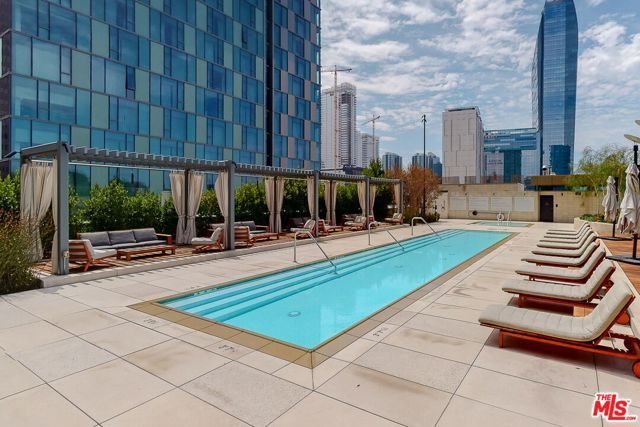 889 Francisco Street 2602, Los Angeles, CA 90017