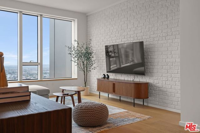 889 Francisco Street 2602, Los Angeles, CA 90017