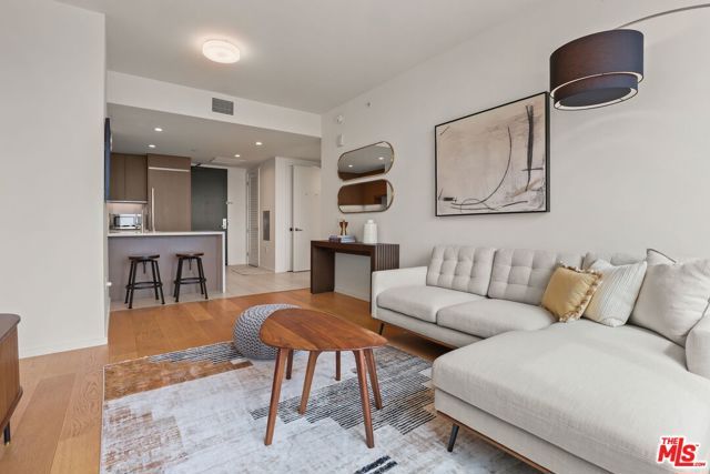 889 Francisco Street 2602, Los Angeles, CA 90017