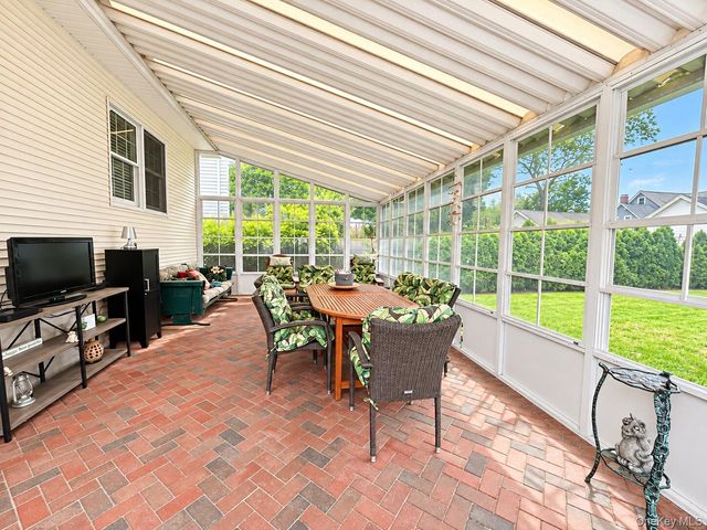20 Munson Place, East Rockaway, NY 11518