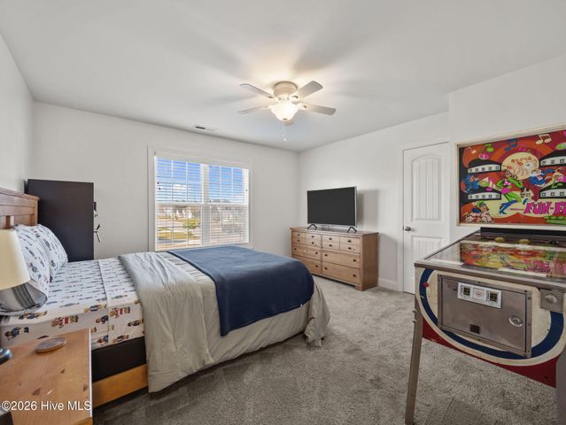 152 Oyster Landing Drive, Sneads Ferry, NC 28460